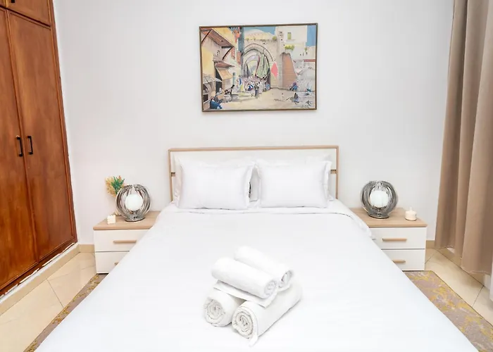 Appartement 2 Chambres Pres De La Corniche